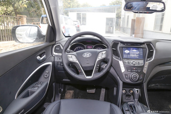 2015款全新胜达2.0T自动四驱智能型 5座