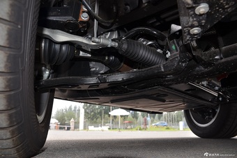 2016款凯路威2.0T自动四驱舒适版9座