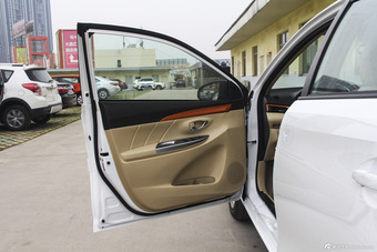 2016款YARiS L致炫1.5L自动劲速版