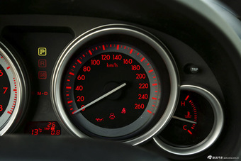 2015款睿翼2.0L自动轿跑精英型