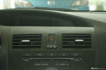 2012款马自达3星聘2厢