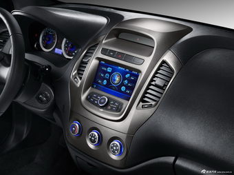 2014款英伦金刚三厢