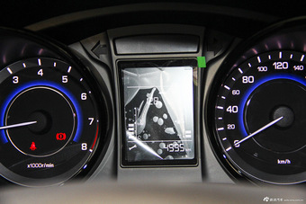 2016款长安CS15 1.5L手动时尚版