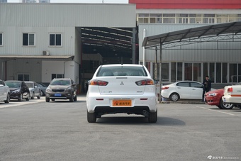 2015款东南三菱翼神到店实拍