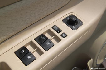 2013款北京汽车E系列三厢