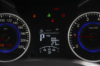 2015款中华V3 1.5T自动精英型