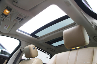 2015款捷豹XJL 2.0T两驱典雅商务版