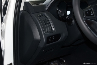 2016款驭胜S350 2.0T自动两驱汽油超豪华版5座