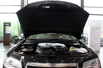 2013款克莱斯勒300C到店实拍