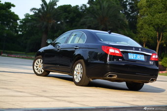 2013款红旗H7 3.0L自动尊贵型