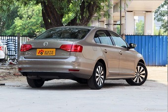 2015款速腾230TSI手动豪华型