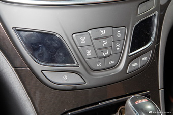 2014款君威GS 2.0T自动纵情运动版