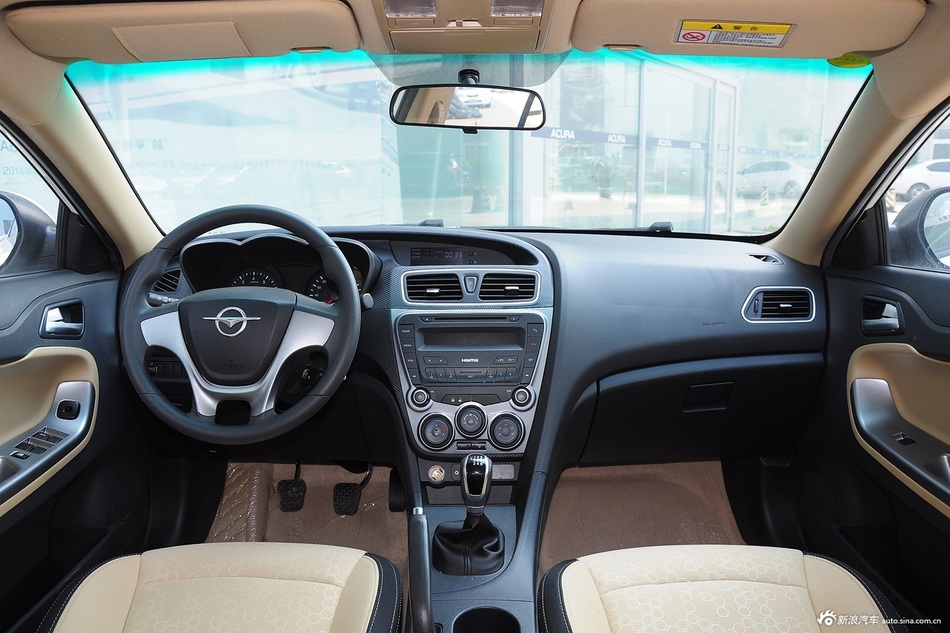 2015款海马福美来1.6L手动风尚型