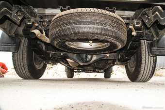 2015款雄师F16 2.0T手动柴油两驱基本型