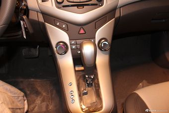 2012款科鲁兹1.8SE手自一体舒适版