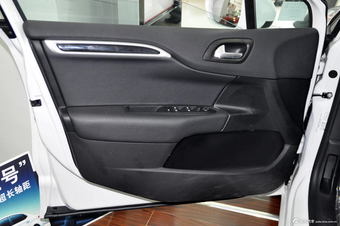 2013款雪铁龙C4L 1,8L手动劲享版