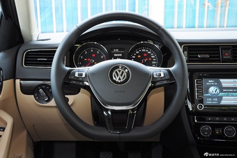 2015款速腾230TSI手动豪华型