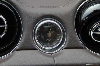 2015款捷豹XJL 2.0T两驱典雅商务版