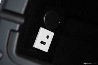 2015款凯迪拉克SRX 3.0L自动豪华版