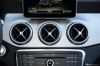 2016款奔驰GLA级 GLA220 2.0T自动 4MATIC豪华型