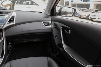 2015款朗动1.6L自动尊贵型