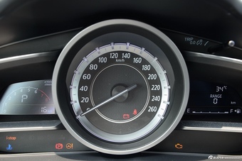 2016款马自达CX-4 2.5L自动四驱蓝天激情版