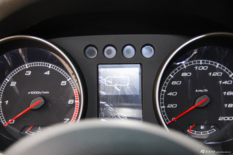 2014款北京BJ40 2.4L手动穿越版