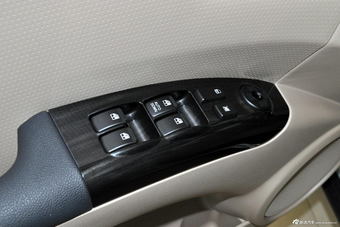 2013款狮跑2.0L GL自动两驱版