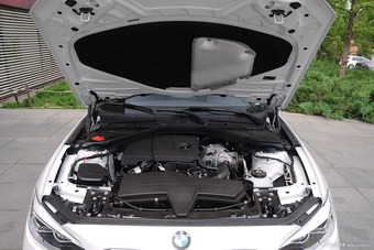 2015款宝马1系120i 1.6T自动领先型图片