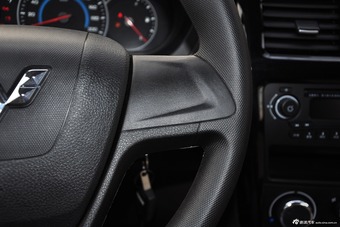 2015款 五菱宏光V1.5L手动标准型