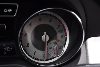 2015款奔驰GLA200时尚型