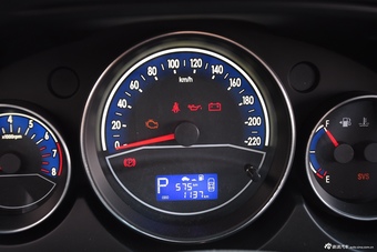 2015款吉利英伦C5 1.5L自动三厢尊贵型