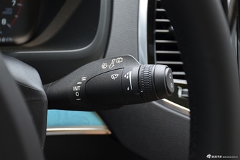 2016款沃尔沃XC90升级版 2.0T自动 T6智逸版