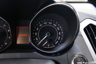 2013款 艾瑞泽7 1.6L DVVT CVT致尊版实拍