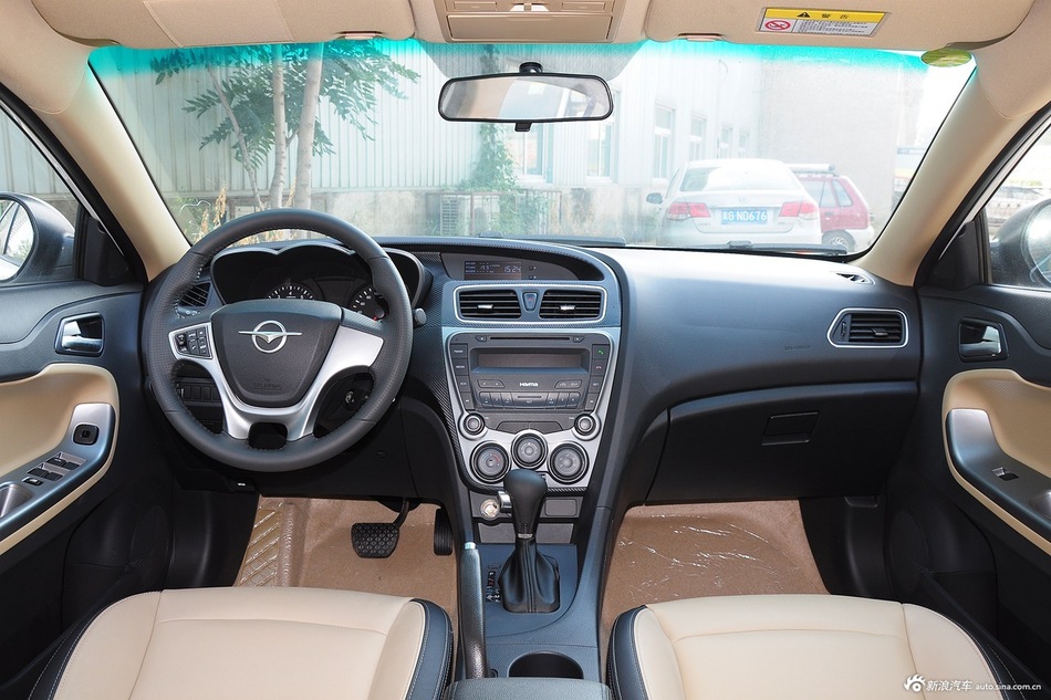 2015款海马福美来1.6L自动品尚型