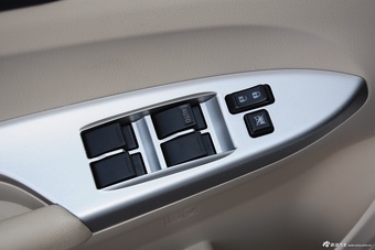 2015款比亚迪全新F3节能版1.5L手动豪华版