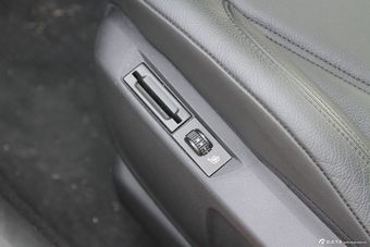 2014款DS 5LS THP200 1.6T自动豪华型