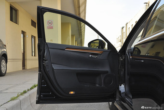 2014款雷克萨斯ES250自动豪华版