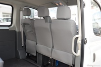 2016款上汽大通V80 2.5T手动傲运通短轴中顶6座 国V