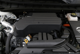 2015款楼兰 2.5L自动S/C HEV XV四驱混动旗舰版