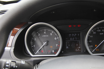 2015款众泰T600 1.5T手动精英型