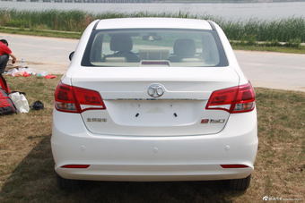 2013款北京汽车E系列三厢