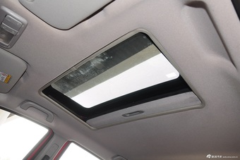 2015款吉利英伦C5 1.5L手动两厢尊贵型