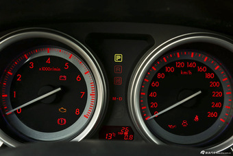 2015款睿翼2.0L自动轿跑精英型