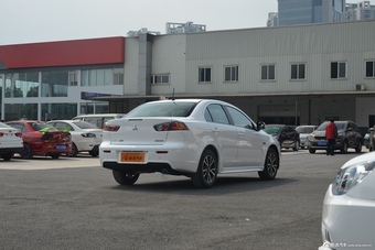 2015款东南三菱翼神到店实拍