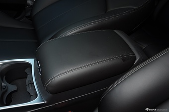 2015款凯迪拉克SRX 3.0L自动舒适型