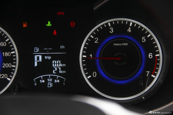 2015款中华V3 1.5T自动精英型