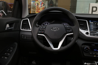 2015款全新途胜1.6T自动两驱智能型