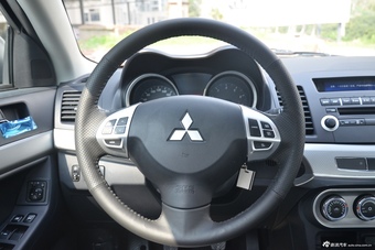 2015款东南三菱翼神到店实拍