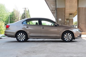 2015款速腾230TSI手动豪华型